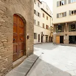 Mamo Florence - Erika & Keira Apartments